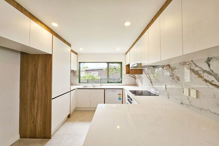 Photo of property in 1 Robertson Road, Ranui, Auckland, 0612