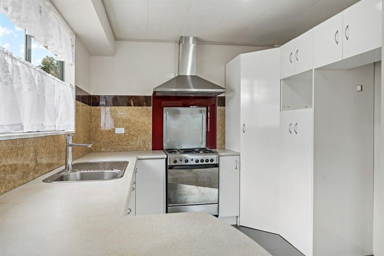 Photo of property in 11a Keeling Road, Henderson, Auckland, 0612