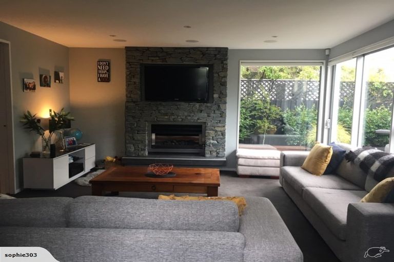 Photo of property in 128 Holly Road, St Albans, Christchurch, 8014
