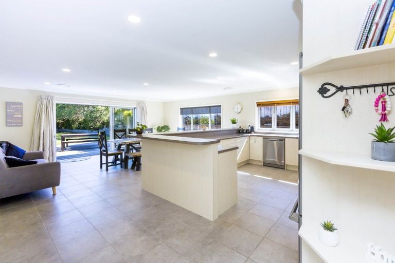 Photo of property in 118 Kirton Drive, Riverstone Terraces, Upper Hutt, 5018