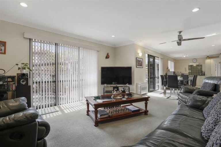 Photo of property in 7 Hercules Drive, Henderson, Auckland, 0612