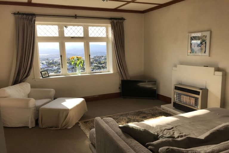 Photo of property in 76 Mitchell Street, Brooklyn, Wellington, 6021