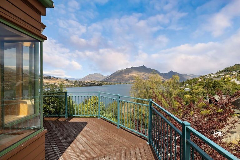 Photo of property in 23 Golden Terrace, Queenstown, 9300