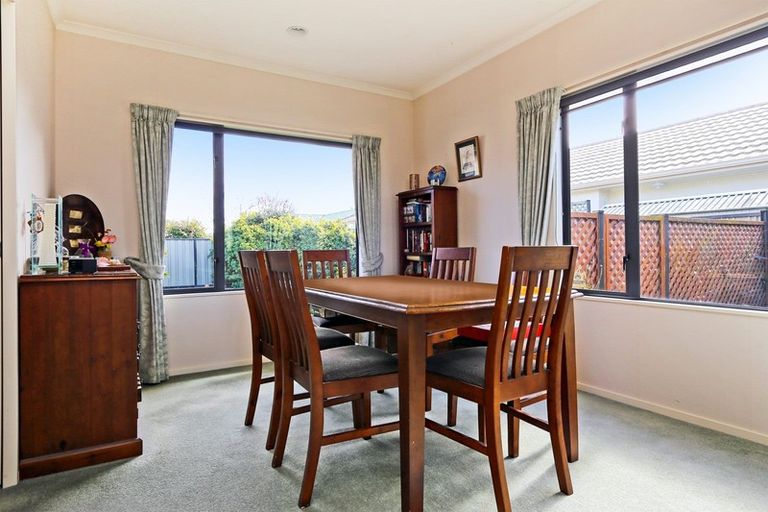 Photo of property in 10 Forbury Way, Taradale, Napier, 4112