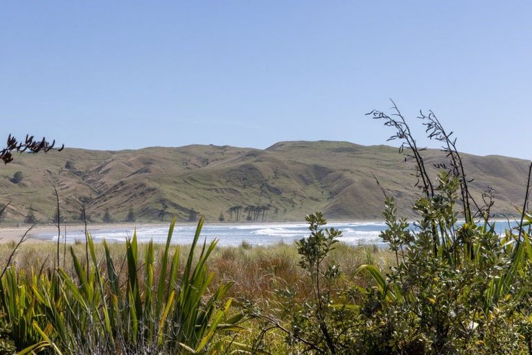 Photo of property in 4a Shoal Beach Road, Aramoana, Omakere, 4271