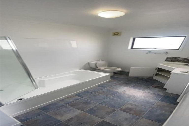 Photo of property in 18 Commins Road, Onerahi, Whangarei, 0110