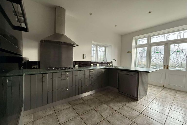 Photo of property in 1 Para Street, Miramar, Wellington, 6022