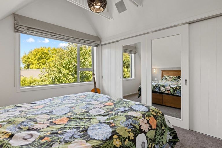 Photo of property in 52 Crofton Road, Harewood, Christchurch, 8051