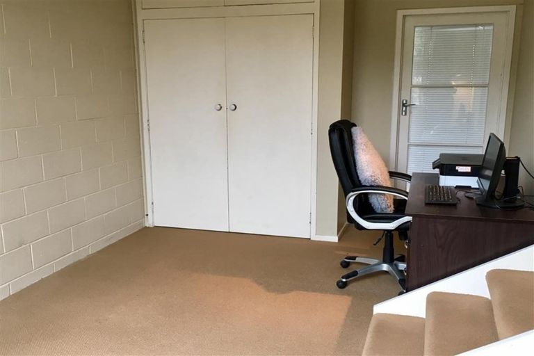 Photo of property in 15 Goddard Grove, Churton Park, Wellington, 6037