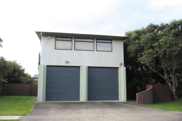 Photo of property in 230 Patuwai Drive, Whangamata, 3620