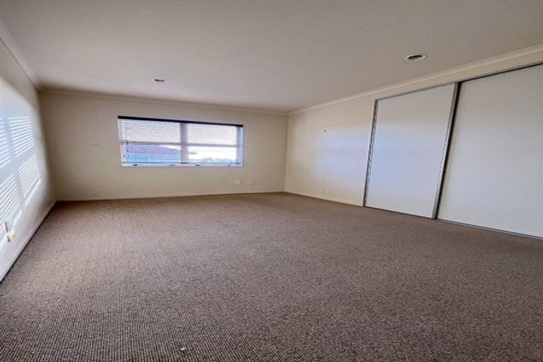 Photo of property in 4 Lime Crescent, Papakura, 2110