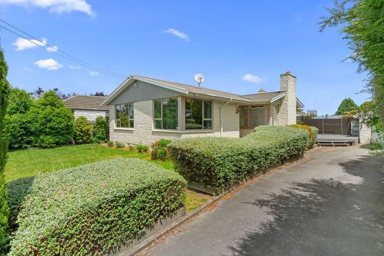 Photo of property in 37 Greendale Avenue, Avonhead, Christchurch, 8042
