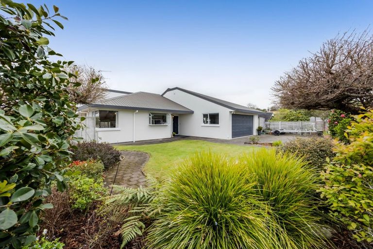 Photo of property in 54 Karina Road, Merrilands, New Plymouth, 4312