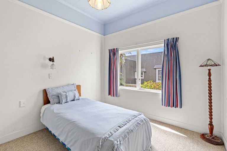 Photo of property in 30 Milne Street, Hunterville, 4730