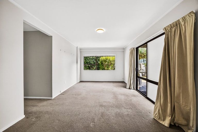 Photo of property in 2/13 Muritai Road, Milford, Auckland, 0620