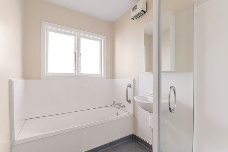 Photo of property in 2/64 Roberta Drive, Somerfield, Christchurch, 8024
