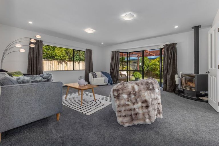 Photo of property in 136 Guildford Drive, Paraparaumu Beach, Paraparaumu, 5032