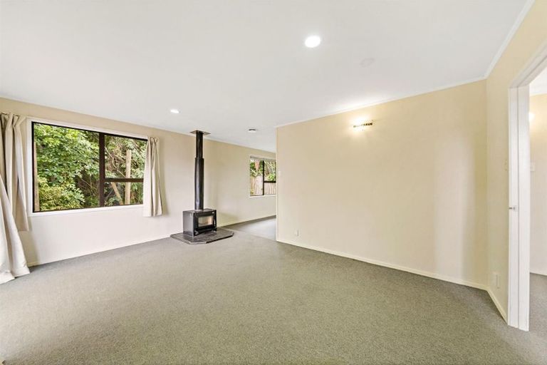 Photo of property in 64 Sunvue Road, Glen Eden, Auckland, 0602