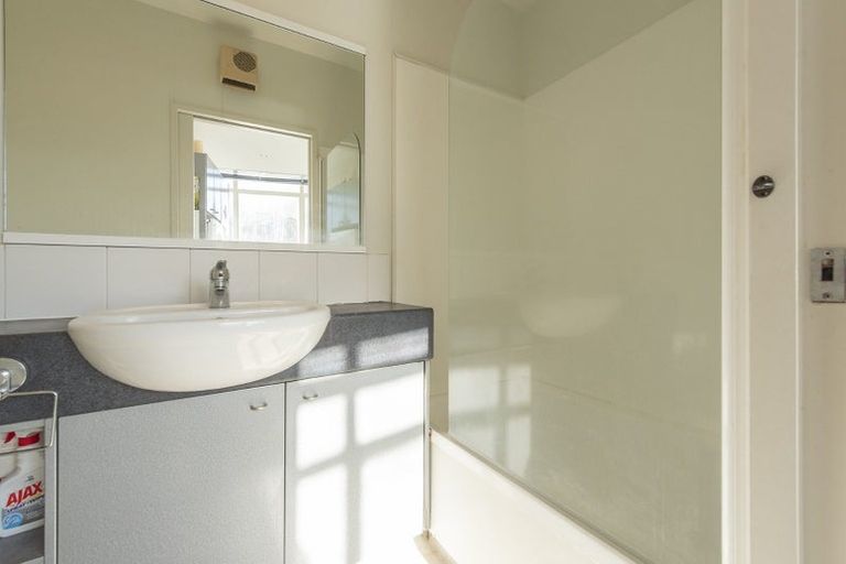 Photo of property in Hume House, 152u5 The Terrace, Wellington Central, Wellington, 6011