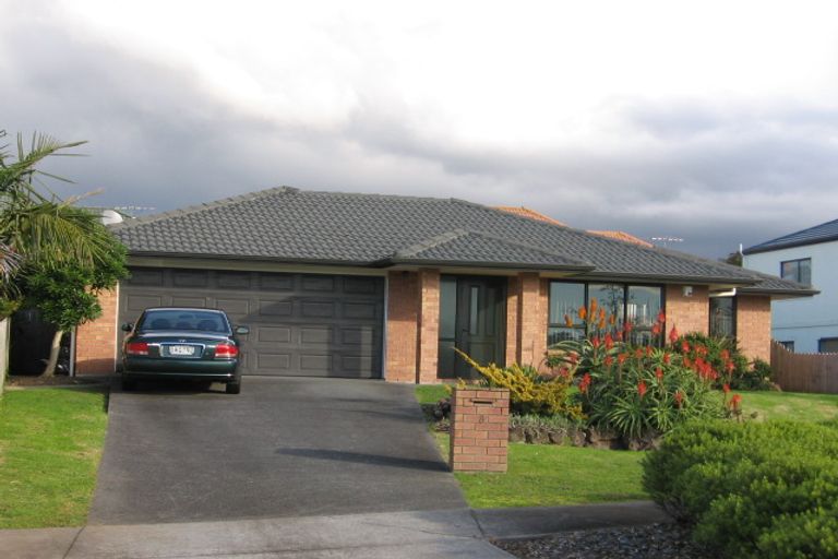 Photo of property in 8 Naul Place, East Tamaki Heights, Auckland, 2016