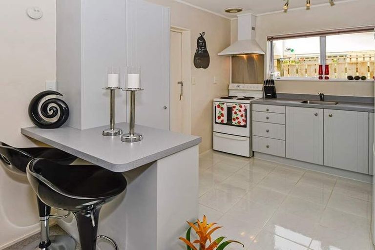 Photo of property in 130b Lakeside Drive, Orewa, 0931