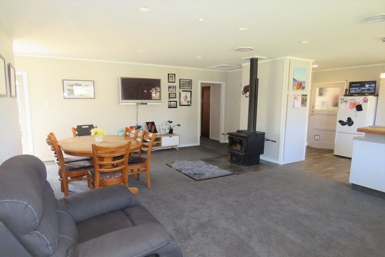 Photo of property in 183 Queen Street, Westport, 7825