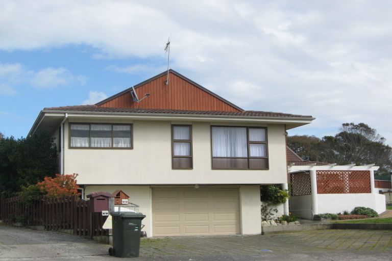 Photo of property in 8 Tirimoana Place, Te Awanga, 4102