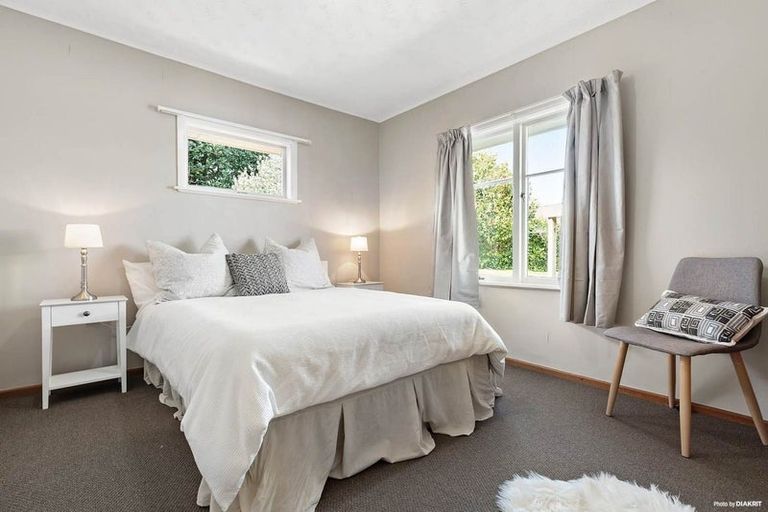 Photo of property in 51 Ramillies Place, Glenfield, Auckland, 0629