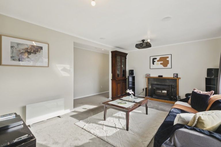 Photo of property in 23 Larsen Crescent, Tawa, Wellington, 5028