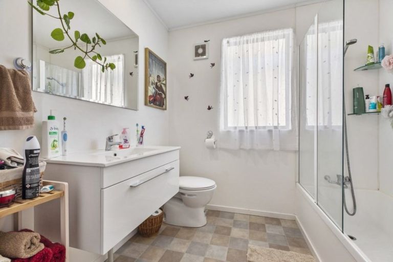 Photo of property in 63a/1 Colwill Road, Massey, Auckland, 0614