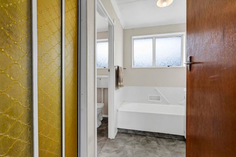 Photo of property in 2 Adrian Street, Stratford, 4332