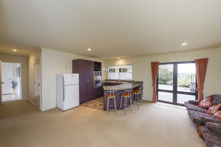 Photo of property in 146 Pacific Drive, Fitzherbert, Palmerston North, 4410