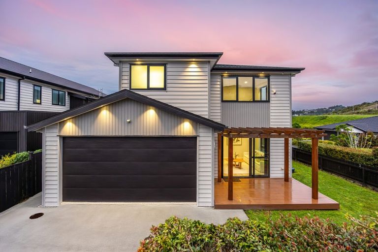 Photo of property in 21 Tawatawa Street, Long Bay, Auckland, 0630