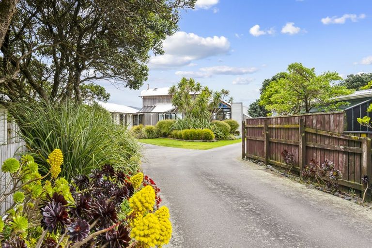 Photo of property in 5 Nuhaka Place, Paraparaumu Beach, Paraparaumu, 5032