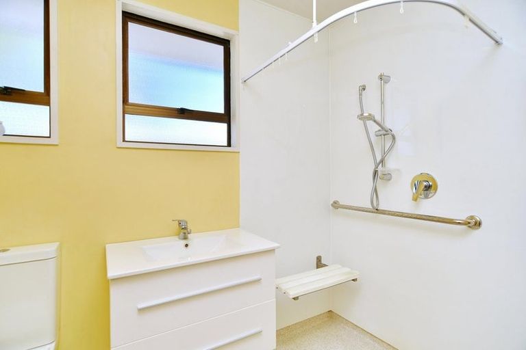 Photo of property in 4 Amberley Beach Road, Amberley, 7410