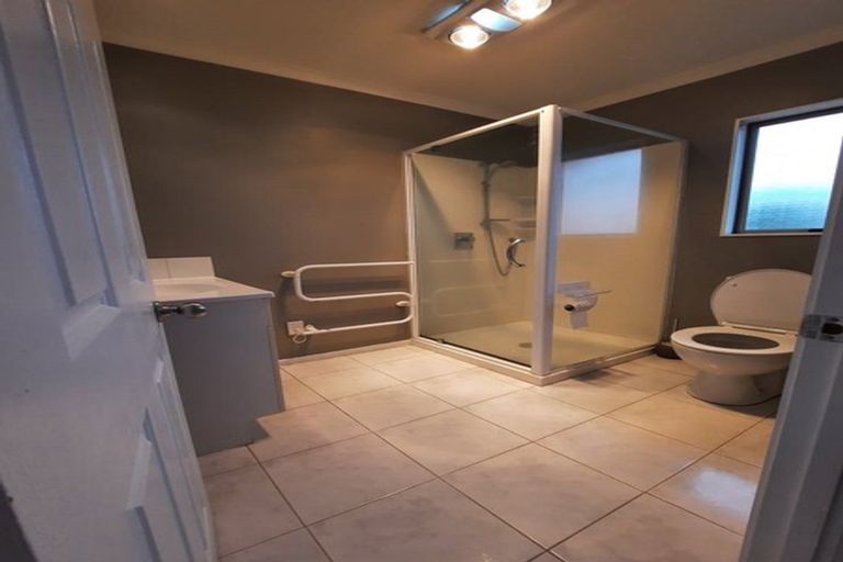 Photo of property in 2a Gallony Avenue, Massey, Auckland, 0614