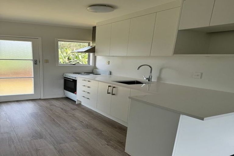 Photo of property in 3/11a Bayside Avenue, Te Atatu Peninsula, Auckland, 0610