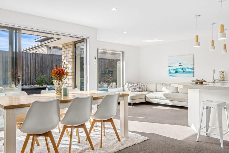 Photo of property in 89 Rannoch Drive, Broomfield, Christchurch, 8042