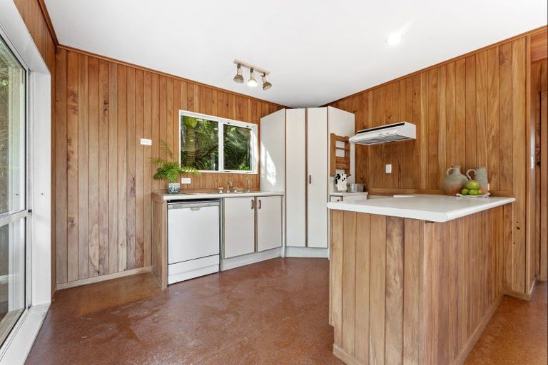Photo of property in 35 Clinton Road, Tawharanui Peninsula, Matakana, 0986