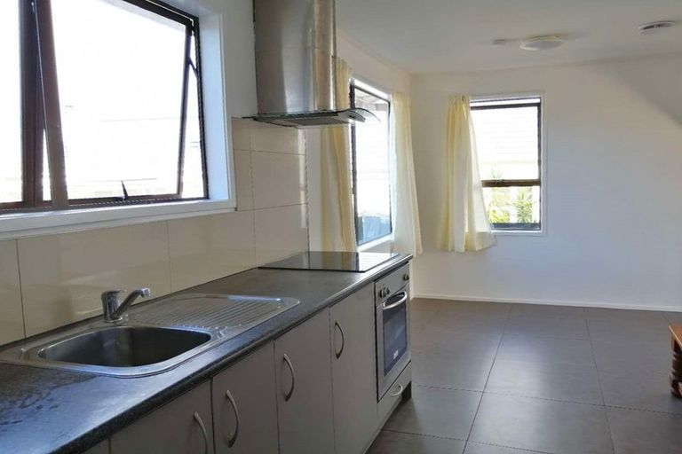 Photo of property in 3 Lyren Place, Half Moon Bay, Auckland, 2012