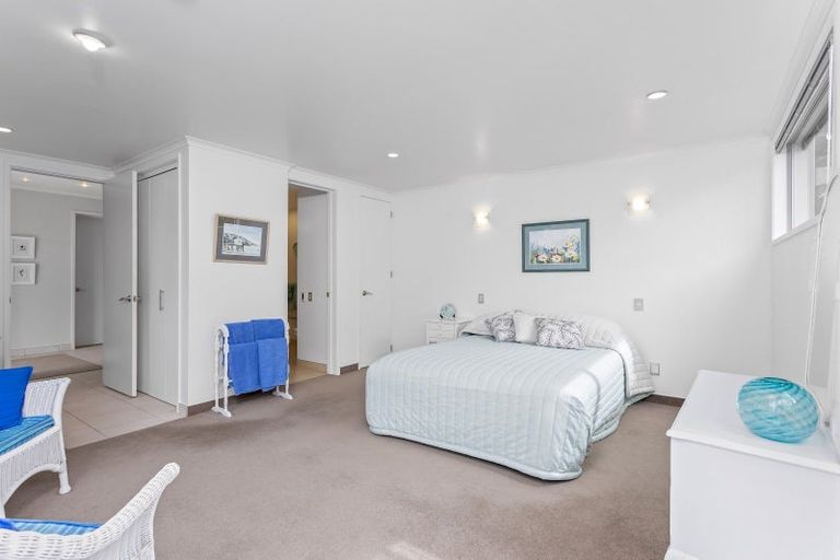 Photo of property in 88 Grovenor Drive, Orewa, 0931