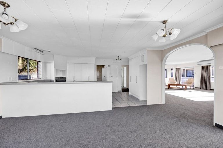 Photo of property in 25 Victoria Street, Hawera, 4610