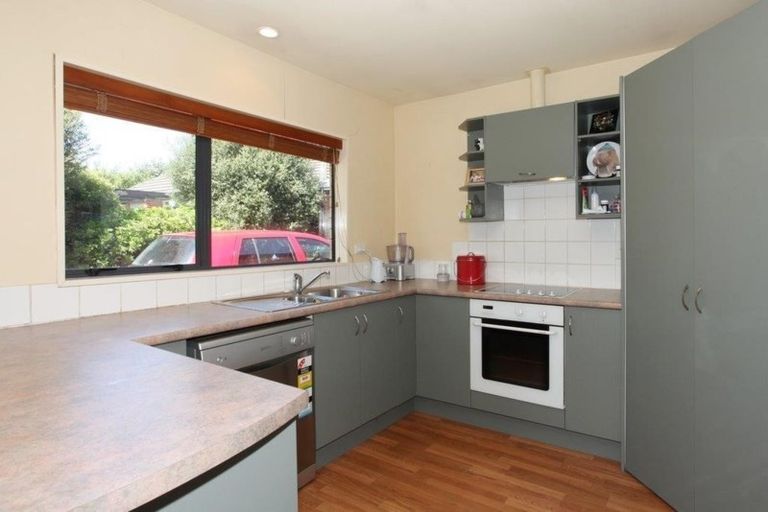 Photo of property in 5 Magnolia Lane, St Albans, Christchurch, 8052