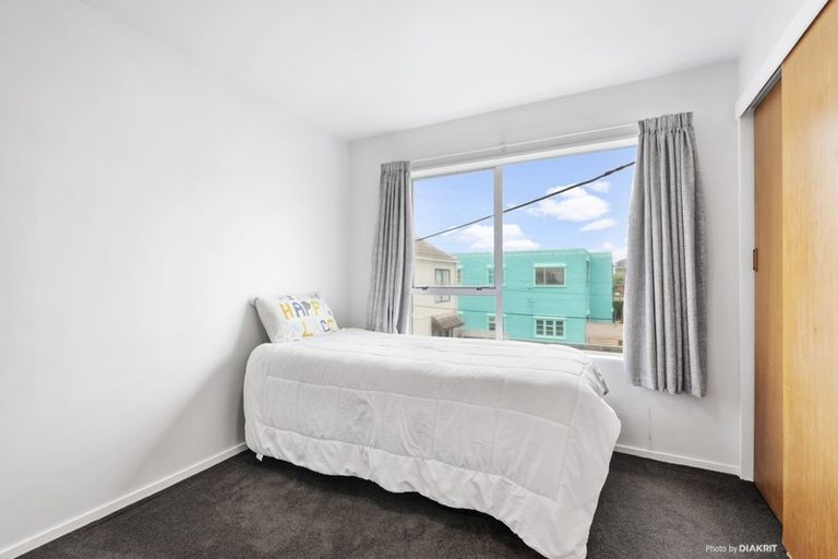 Photo of property in 218u2 Onepu Road, Lyall Bay, Wellington, 6022