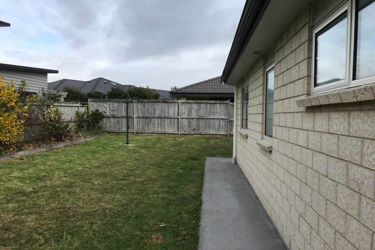Photo of property in 32 Capriana Drive, Karaka, Papakura, 2113