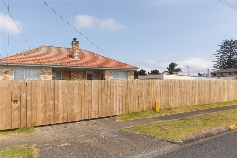 Photo of property in 47b Churchill Avenue, Manurewa, Auckland, 2102