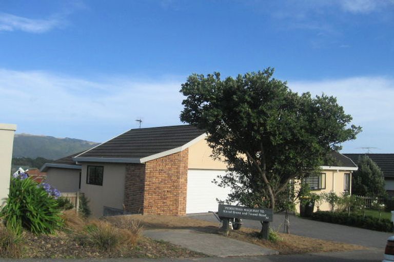 Photo of property in 15 Dornoch Place, Papakowhai, Porirua, 5024