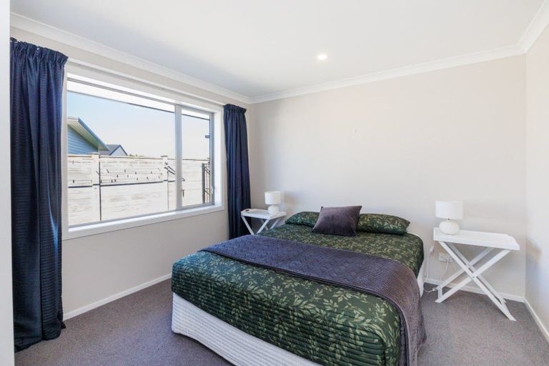 Photo of property in 34 Dogwood Way, Milson, Palmerston North, 4414