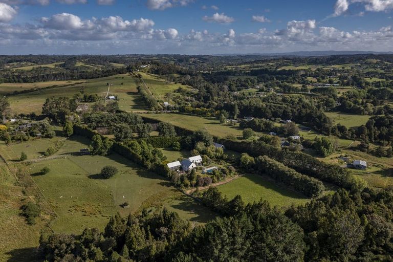 Photo of property in 102 Blackbridge Road, Dairy Flat, Albany, 0794