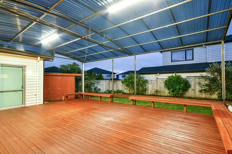 Photo of property in 17 Drumbuoy Drive, Flat Bush, Auckland, 2019
